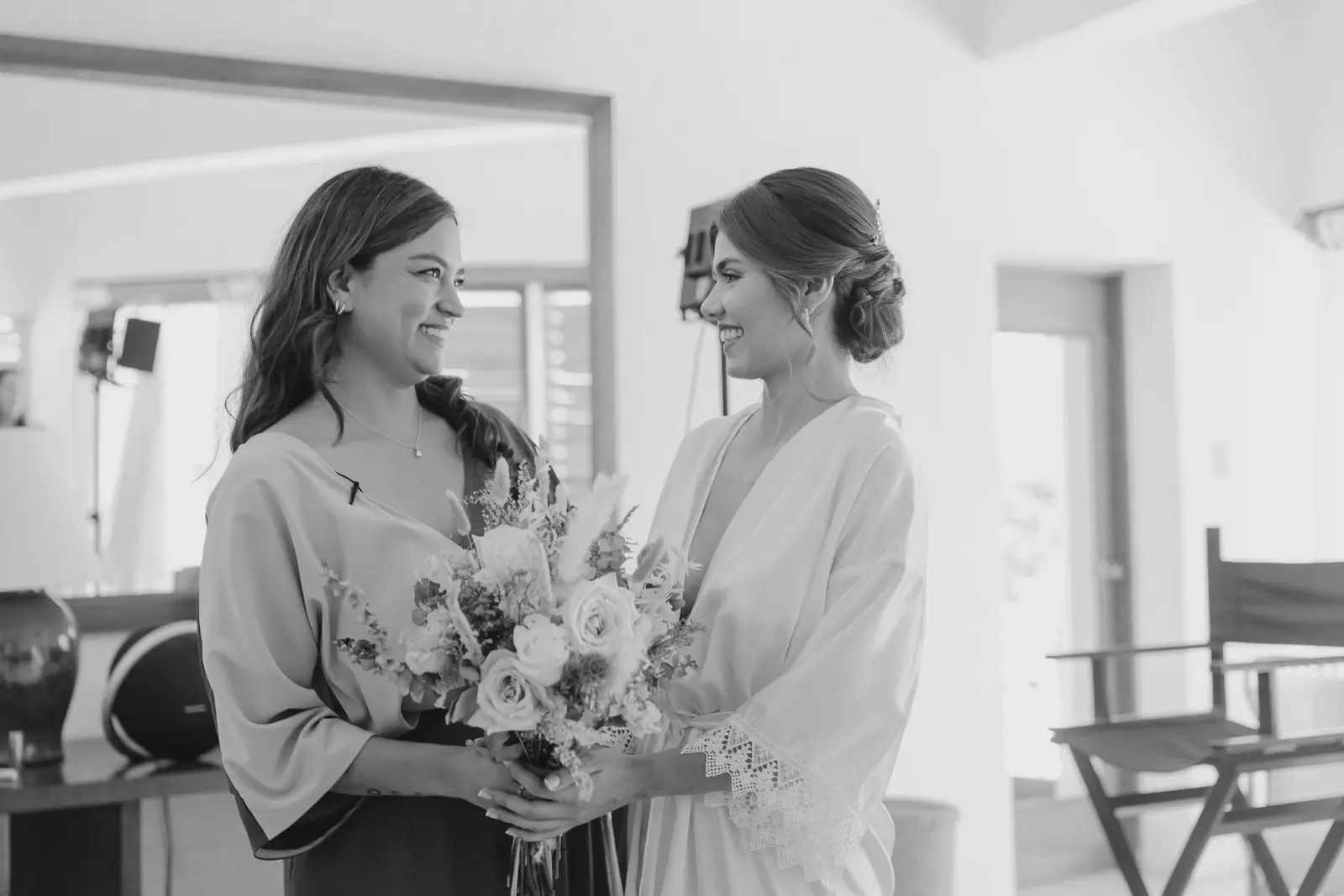 Karol Niño acompañando a una novia antes de su boda